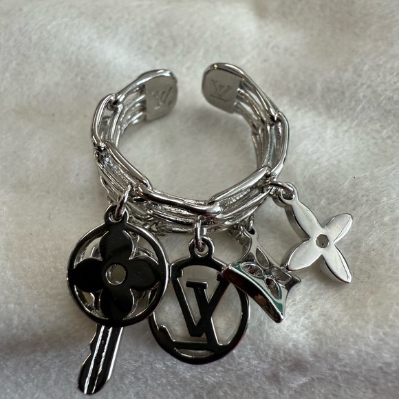 Silver Charm Ring - Picture 1 of 5